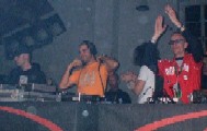 GABRY FASANO, CHRIS LIEBING E ZICKY IN CONSOLE